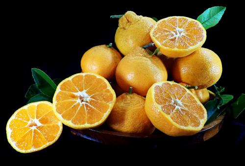 A halételekhez és a kacsasülthez is-  A citrusos gyümölcsök a konyha királynői – Készíts citromos halat és narancsos kacsát – használhatunk citromot és narancsot.